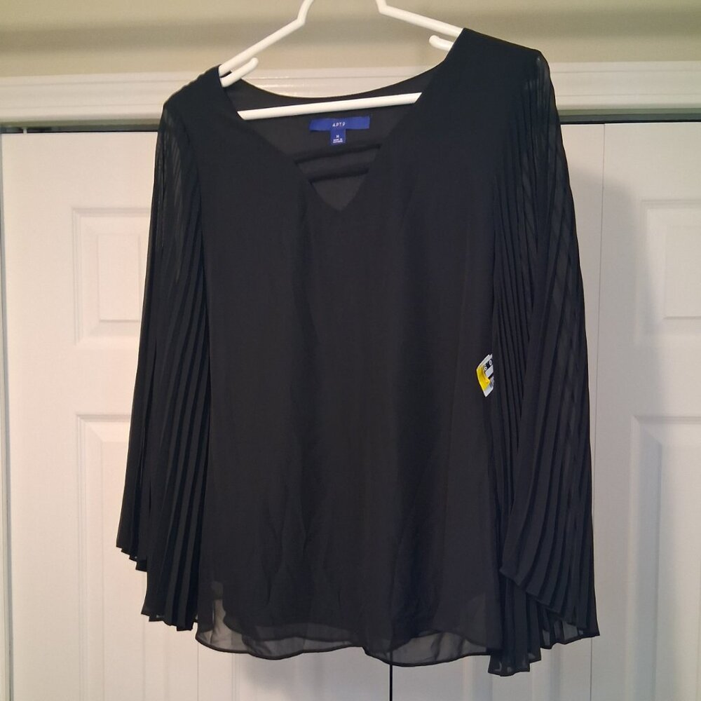 NWT Apt 9 Black Long Sleeve Top Size M
